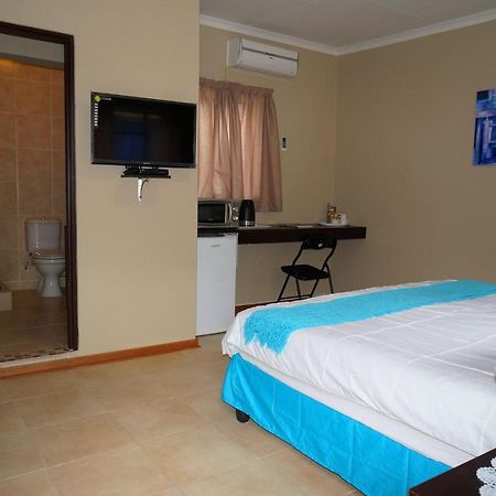 Mckala Guesthouse Kimberley Dış mekan fotoğraf