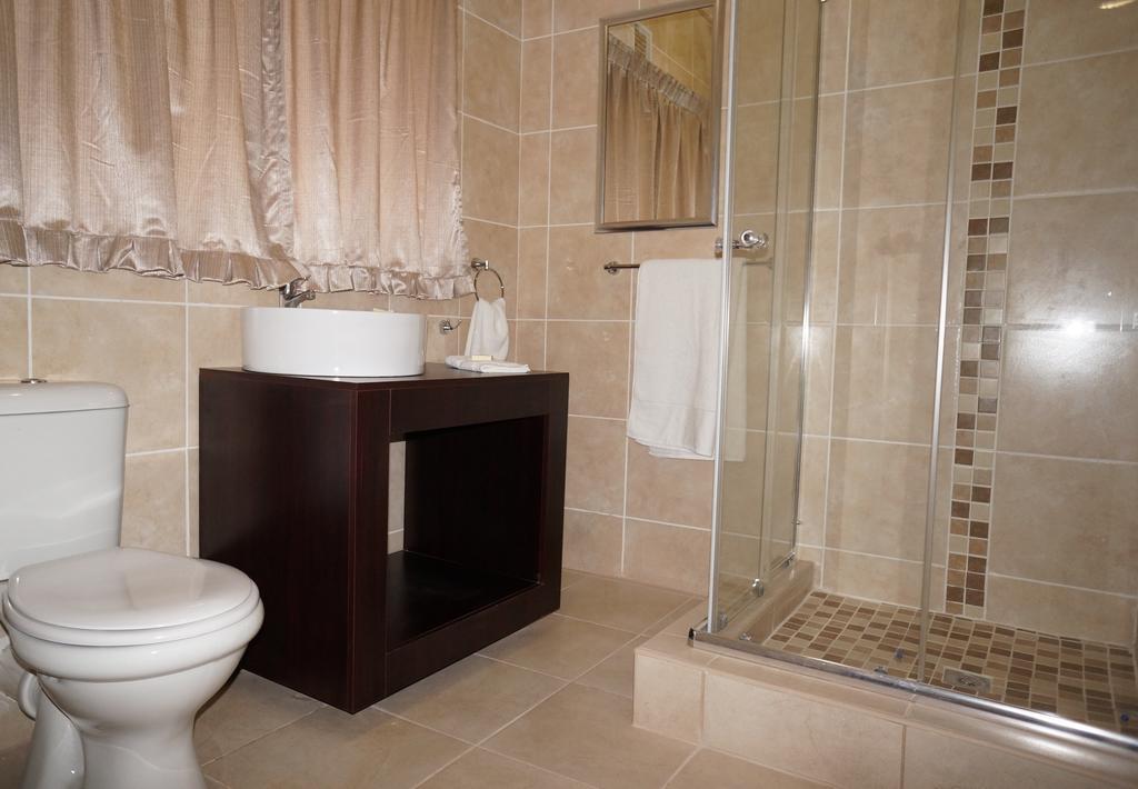 Mckala Guesthouse Kimberley Dış mekan fotoğraf