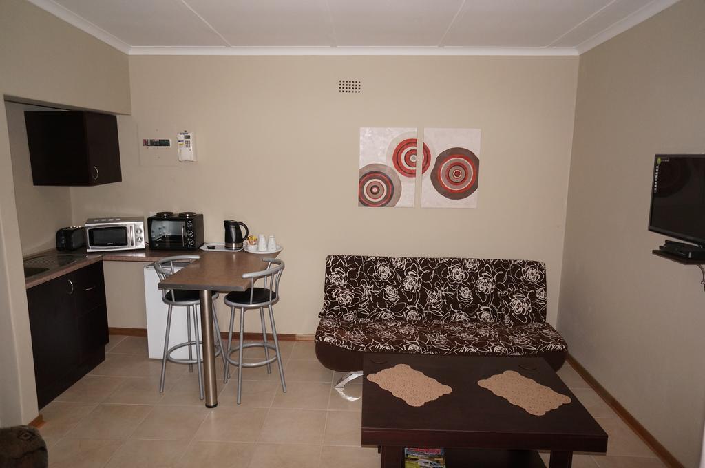Mckala Guesthouse Kimberley Oda fotoğraf