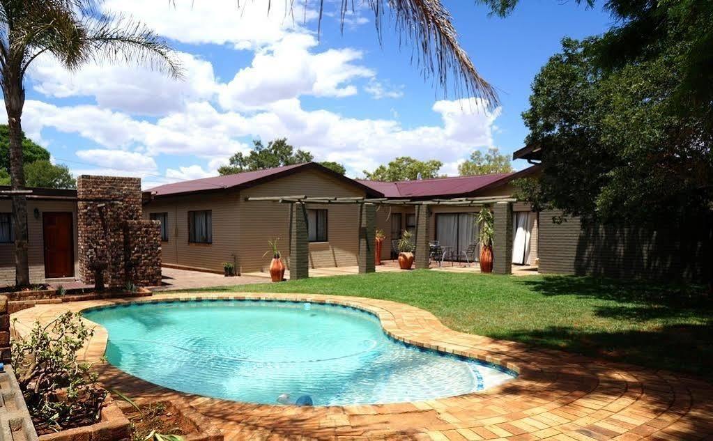 Mckala Guesthouse Kimberley Dış mekan fotoğraf